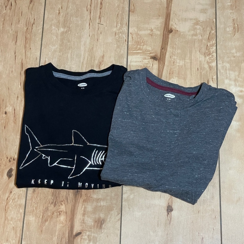 Old Navy, short sleeve &‎ long sleeve tees , boy’s size 8 Medium, black, gray